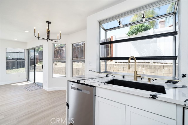 Detail Gallery Image 8 of 36 For 23760 Timber Bluff Ct, Moreno Valley,  CA 92557 - 4 Beds | 2/1 Baths