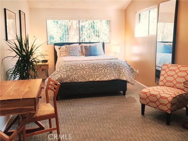 7703 Skyhill Drive photo 10
