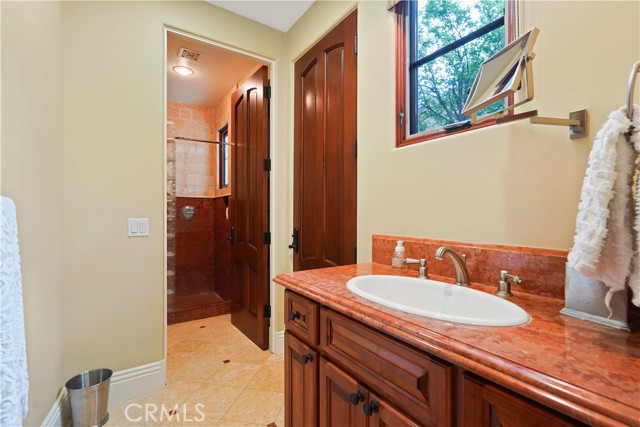 Detail Gallery Image 14 of 75 For 25374 Twin Oaks Pl, Valencia,  CA 91381 - 5 Beds | 5/1 Baths