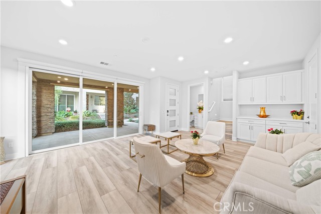 Detail Gallery Image 5 of 46 For 119 Glance, Irvine,  CA 92618 - 3 Beds | 2/1 Baths