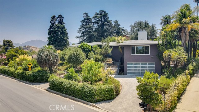 Detail Gallery Image 5 of 43 For 10034 La Canada Way, Shadow Hills,  CA 91040 - 2 Beds | 2 Baths