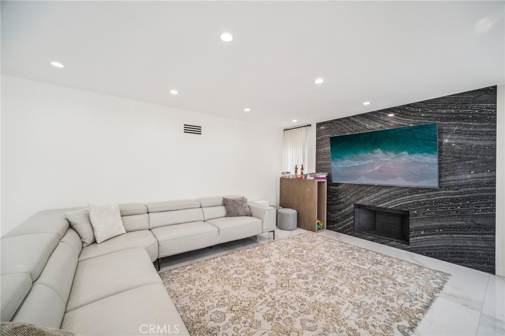 MLS #SR25245012 image #12