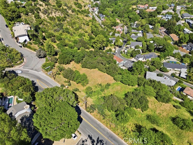 Detail Gallery Image 3 of 9 For 3420 Beverly Glen, Sherman Oaks,  CA 91423 - – Beds | – Baths