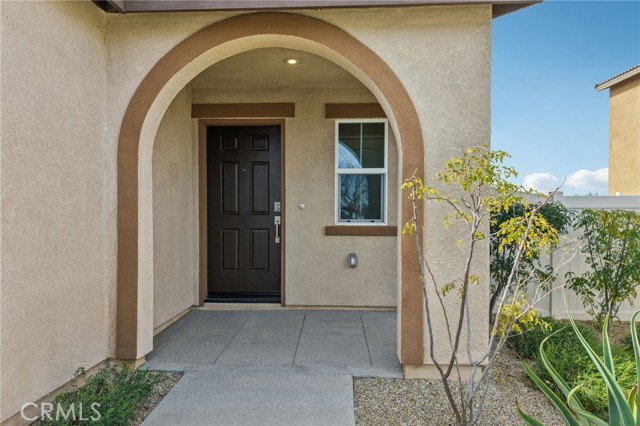 Detail Gallery Image 4 of 33 For 18786 Hampton Ln, Adelanto,  CA 92301 - 4 Beds | 3 Baths