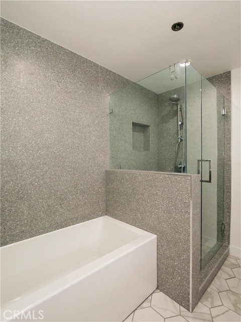 Separate Tub and Shower