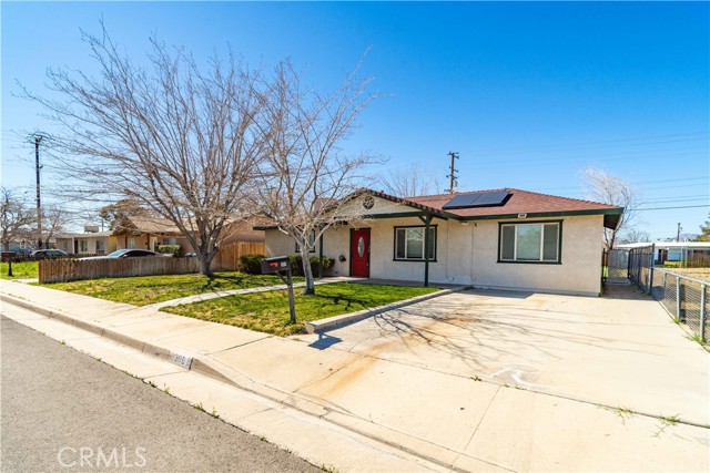 Detail Gallery Image 2 of 30 For 309 N Fairview St, Ridgecrest,  CA 93555 - 3 Beds | 2 Baths