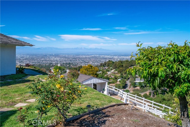 13 Buggy Whip Drive, Rolling Hills CA: https://media.crmls.org/medias/eb608625-35af-4a2f-bb73-f9e78ac97f9f.jpg
