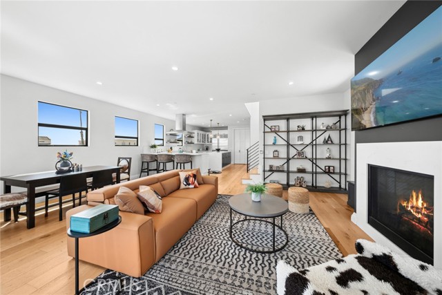 16891 11th Street, Sunset Beach CA: https://media.crmls.org/medias/eb61685e-ed81-485f-87c1-f046775dc928.jpg