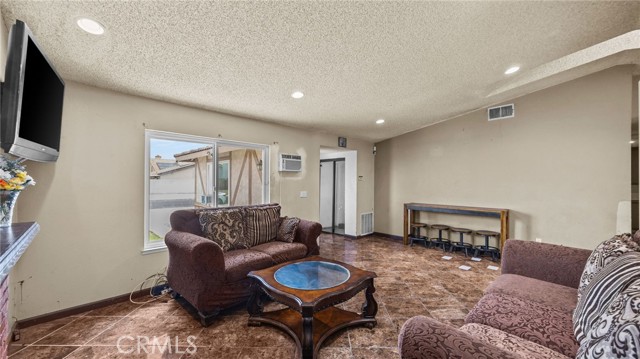 13067 Alexis Drive, Moreno Valley CA: https://media.crmls.org/medias/eb6199fb-8af9-4389-b72c-94f83342f3f9.jpg