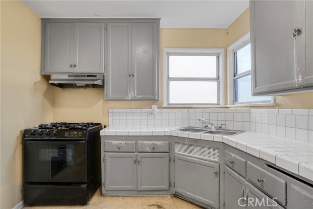 Detail Gallery Image 16 of 44 For 10807 Compton Ave, Los Angeles,  CA 90059 - 5 Beds | 3 Baths