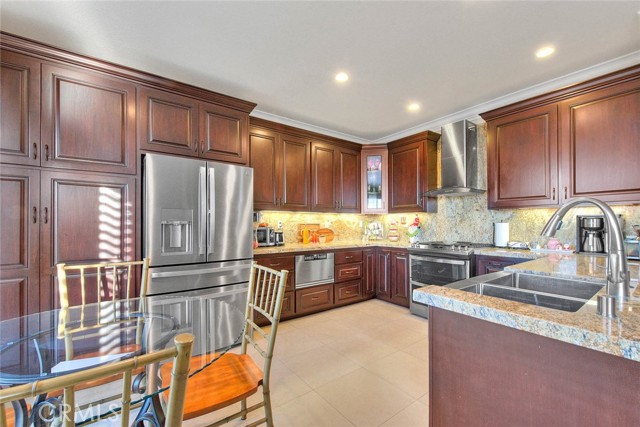 Detail Gallery Image 19 of 67 For 27641 Atlas Ln, Canyon Country,  CA 91351 - 4 Beds | 2/1 Baths