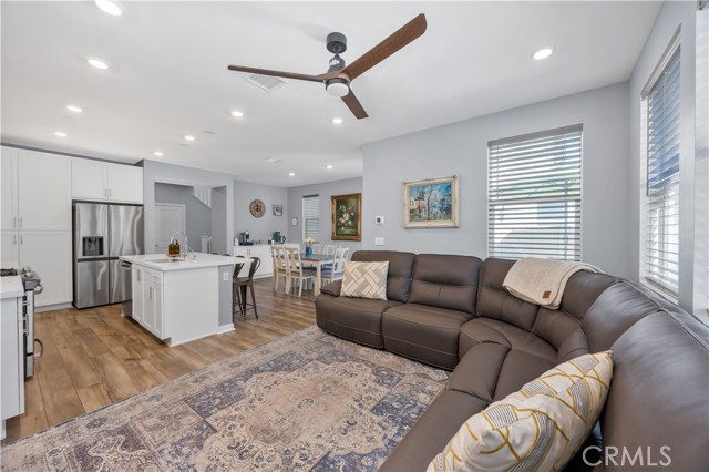 Detail Gallery Image 13 of 47 For 4074 Shada Ln, Corona,  CA 92883 - 4 Beds | 3 Baths
