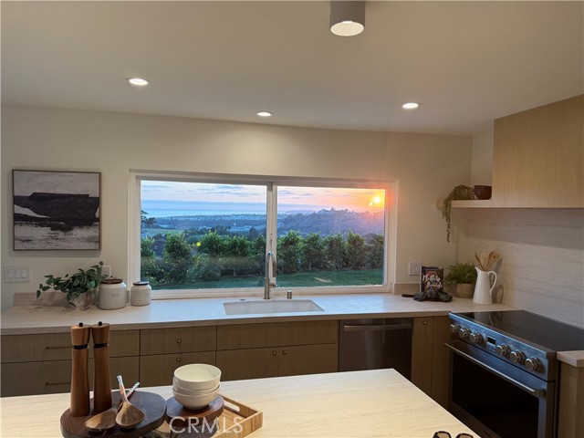 317 Calle Familia, San Clemente CA: https://media.crmls.org/medias/eb632408-8e7e-47f4-a61e-0b6b5f7eb317.jpg