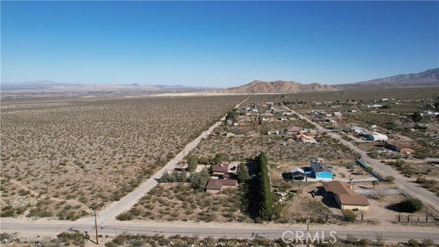 Detail Gallery Image 14 of 18 For 32573 Azurite, Lucerne Valley,  CA 92356 - – Beds | – Baths