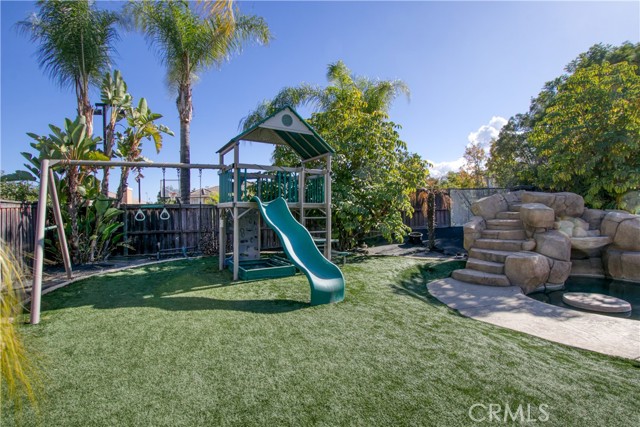 Detail Gallery Image 22 of 28 For 2545 Fairglen Pl, Corona,  CA 92881 - 4 Beds | 2/1 Baths