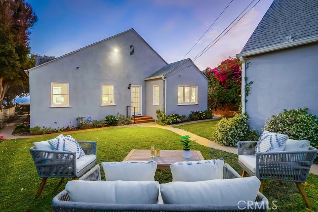 690 W Paseo Del Mar, San Pedro CA: https://media.crmls.org/medias/eb636c5c-57ad-4130-a2a6-8664d2e7fe3a.jpg