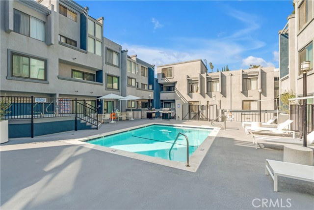 Detail Gallery Image 27 of 28 For 1940 N Highland Ave #75,  Los Angeles,  CA 90068 - 3 Beds | 2/1 Baths