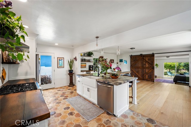 Detail Gallery Image 13 of 49 For 880 Lemon Grove Ave, Ventura,  CA 93003 - 2 Beds | 2 Baths