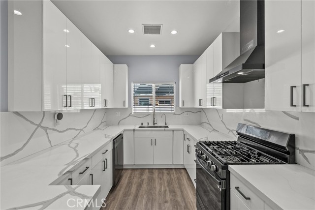 Detail Gallery Image 5 of 47 For 7239 Kraft, North Hollywood,  CA 91605 - 3 Beds | 2 Baths