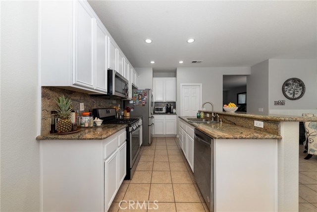 Detail Gallery Image 16 of 39 For 29248 Sandpiper Dr, Lake Elsinore,  CA 92530 - 4 Beds | 2 Baths