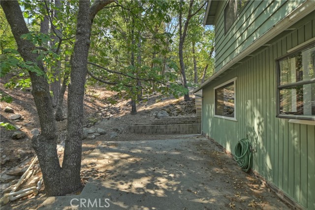 Detail Gallery Image 13 of 49 For 26690 Thunderbird Dr, Lake Arrowhead,  CA 92352 - 3 Beds | 3/1 Baths