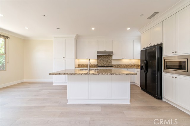 85 Birmingham, Irvine CA: https://media.crmls.org/medias/eb6638cd-7105-4429-ab0d-1491cd42171d.jpg