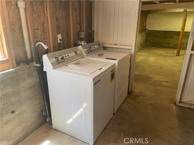 Detail Gallery Image 23 of 41 For 1318 Salem, Chico,  CA 95928 - 5 Beds | 3 Baths