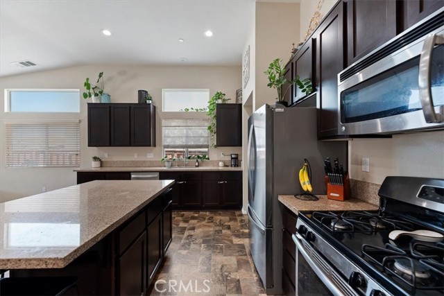 Detail Gallery Image 9 of 43 For 36359 Straightaway, Beaumont,  CA 92223 - 4 Beds | 2 Baths