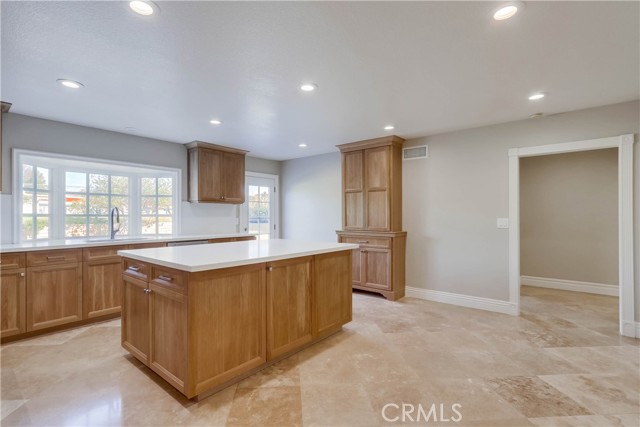 Detail Gallery Image 10 of 45 For 25302 Wilkes Pl, Laguna Hills,  CA 92653 - 5 Beds | 3 Baths