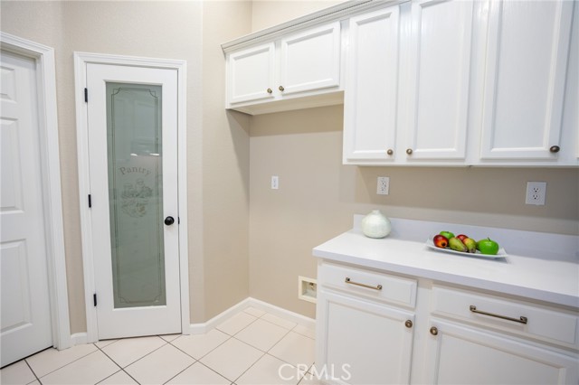 Detail Gallery Image 17 of 44 For 395 Hearst Dr, Merced,  CA 95348 - 5 Beds | 3/1 Baths