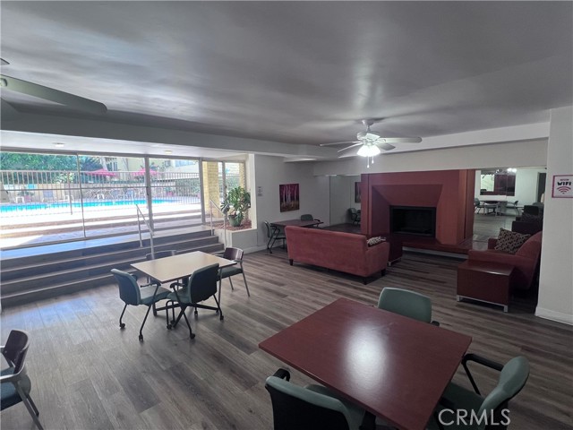 5600 Kensington Way, Culver City CA: https://media.crmls.org/medias/eb684855-2e02-435c-bb24-135e92957ab8.jpg