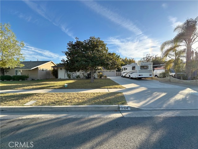 Detail Gallery Image 1 of 19 For 3104 W Glen Holly Dr, Anaheim,  CA 92804 - 4 Beds | 2 Baths