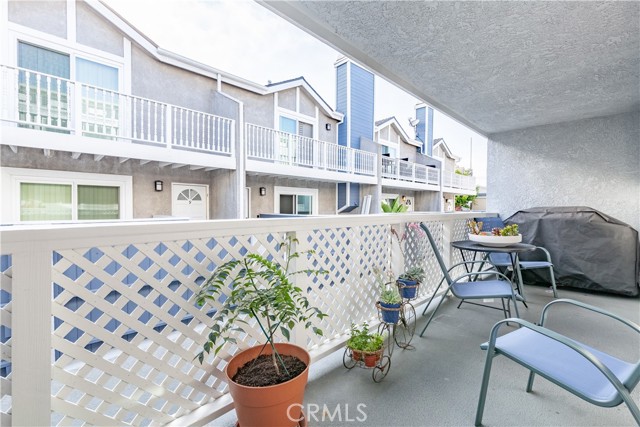 1421 12th Street, Manhattan Beach, California 90266, 2 Bedrooms Bedrooms, ,2 BathroomsBathrooms,Residential,Sold,12th,OC22148613