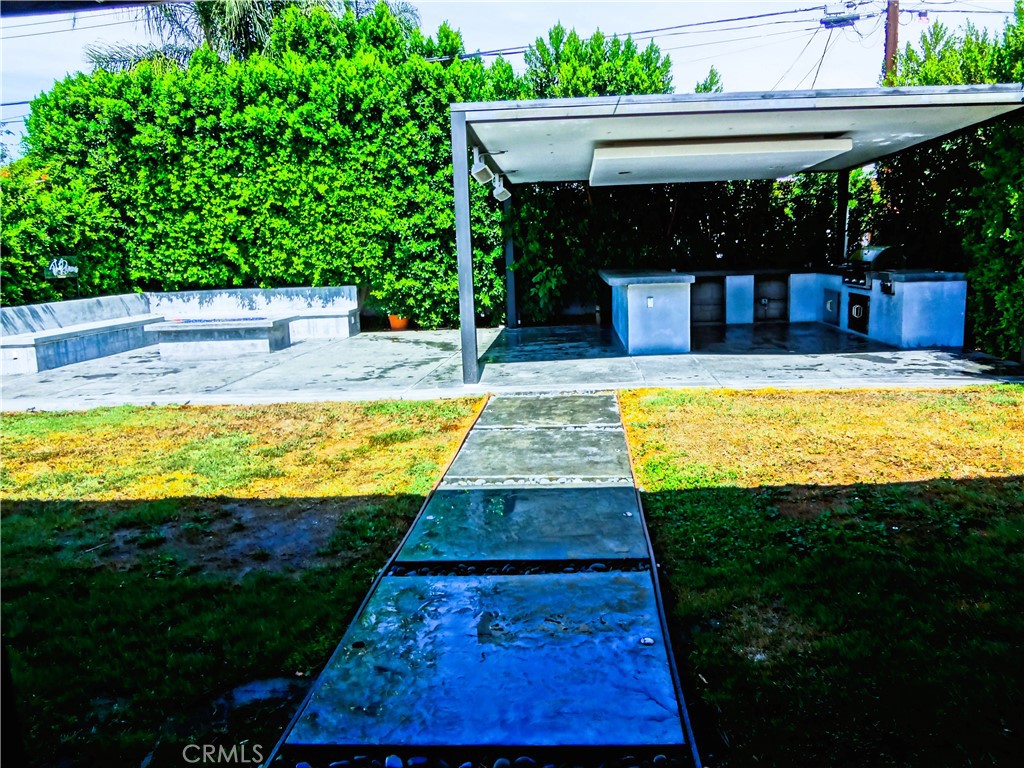 https://media.crmls.org/medias/eb6ad8af-1485-4364-8276-956f9c5a16cf.jpg?preset=X-Large