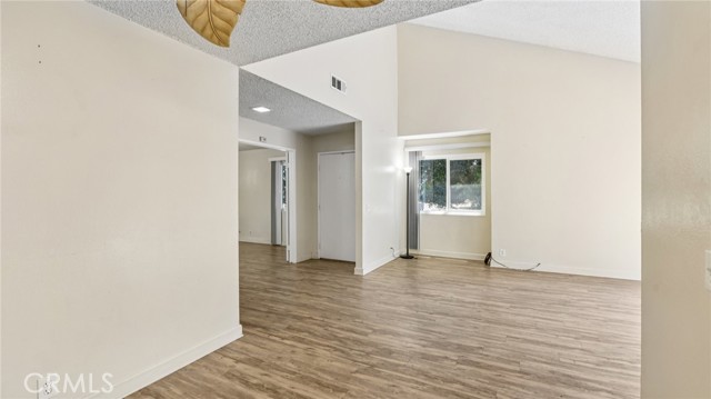 Image 11 of 29 For 6816 Alondra Boulevard 43