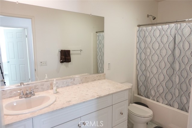 Detail Gallery Image 5 of 17 For 3447 White Sand Ct, Perris,  CA 92570 - 4 Beds | 2/1 Baths