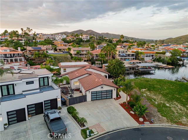 Detail Gallery Image 3 of 69 For 22294 Whirlaway Ct, Canyon Lake,  CA 92587 - 3 Beds | 2 Baths