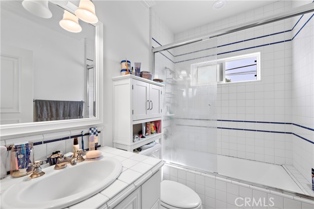 Detail Gallery Image 18 of 26 For 414 .5 Carnation Ave #UPPER,  Corona Del Mar,  CA 92625 - 3 Beds | 3 Baths