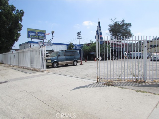 Image 17 of 50 For 3900 Figueroa