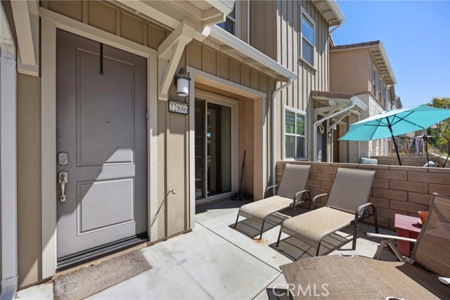 Detail Gallery Image 4 of 27 For 22886 Concord, Saugus,  CA 91350 - 2 Beds | 2/1 Baths