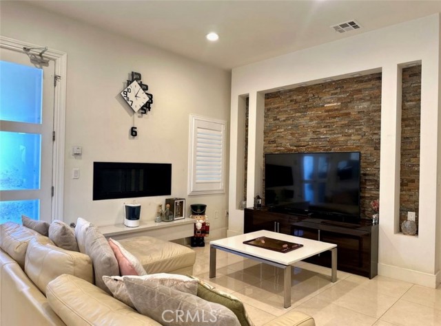 Detail Gallery Image 70 of 73 For 646 S Courson Dr, Anaheim,  CA 92804 - 6 Beds | 5 Baths