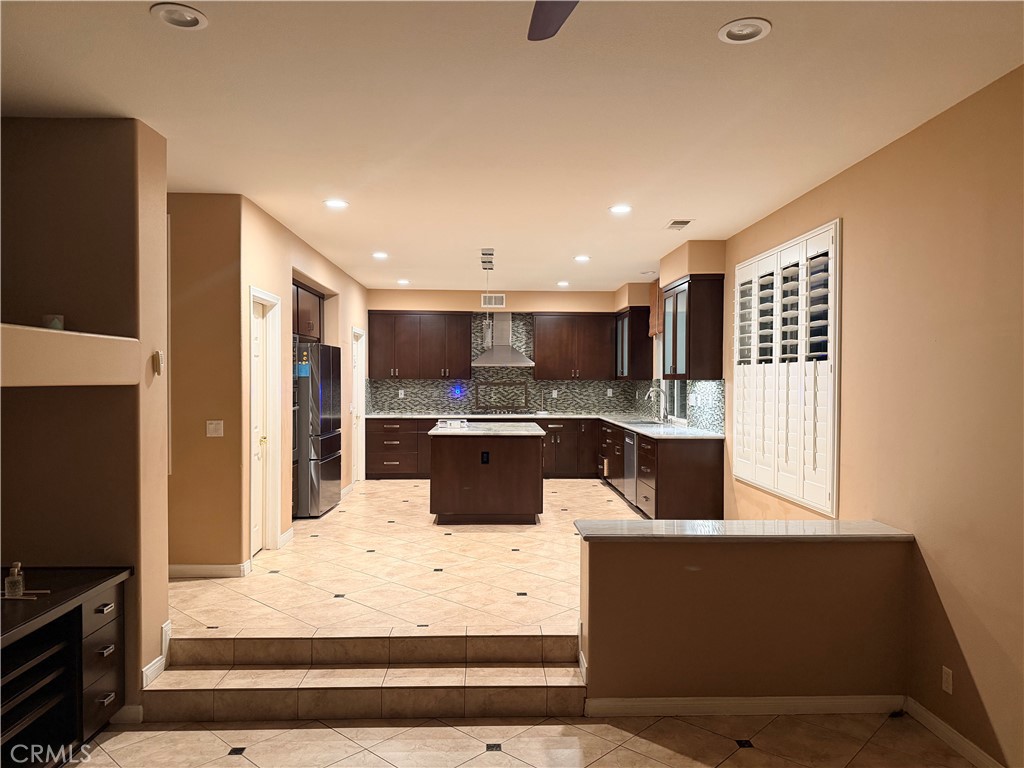 MLS #OC25260123 image #5