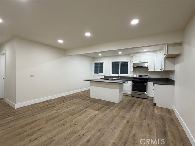 Detail Gallery Image 5 of 16 For 4721 W Oakfield Ave #1,  Santa Ana,  CA 92703 - 4 Beds | 2 Baths