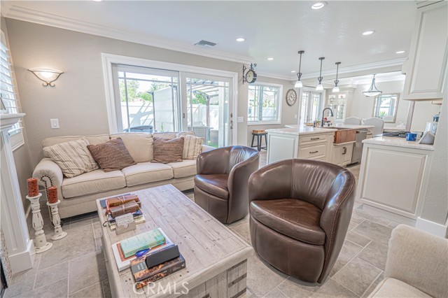 Detail Gallery Image 22 of 65 For 20019 Nutcracker Ct, Canyon Country,  CA 91351 - 4 Beds | 2/1 Baths