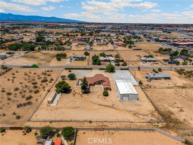 11915 Redwood Avenue, Hesperia CA: https://media.crmls.org/medias/eb6f0a2f-ea87-4036-b723-a49d1a168abf.jpg