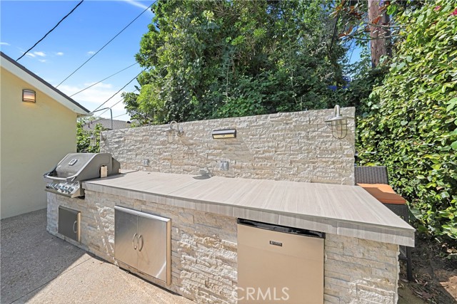 Detail Gallery Image 27 of 56 For 10707 Rochester, Los Angeles,  CA 90024 - 3 Beds | 3 Baths