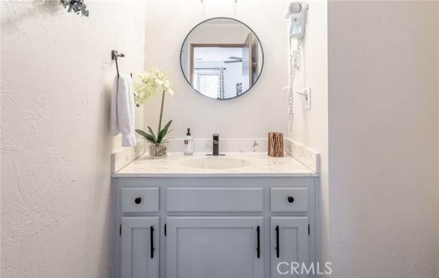 Detail Gallery Image 6 of 12 For 27981 Rainbow Dr, Lake Arrowhead,  CA 92352 - 3 Beds | 1/1 Baths