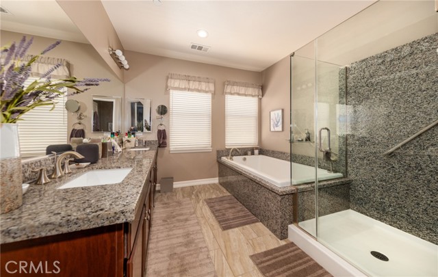 34664 Bella Vista Drive, Yucaipa CA: https://media.crmls.org/medias/eb71c67d-0457-4b04-811a-20a63e9679f6.jpg