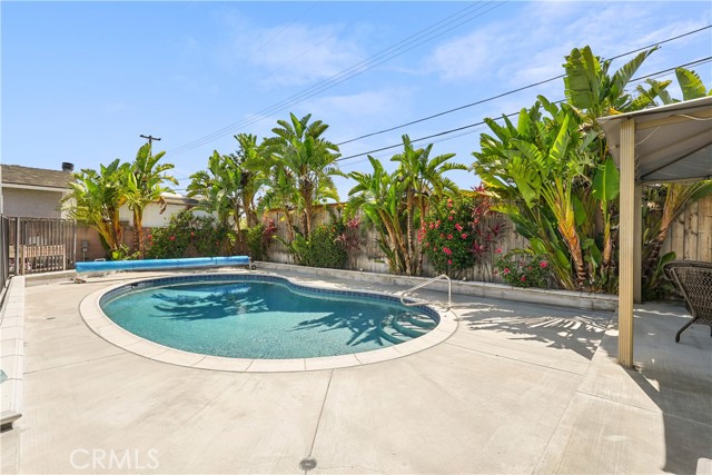 744 N Russell Drive, Orange CA: https://media.crmls.org/medias/eb72148b-c33c-45a7-9ca8-048a38063c83.jpg