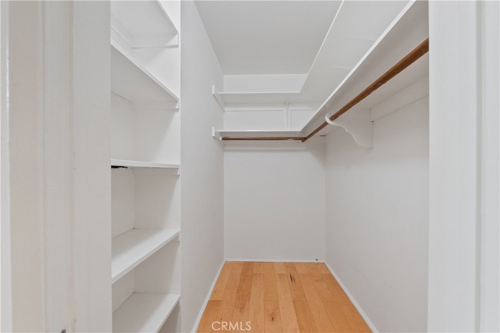 https://media.crmls.org/medias/eb722f50-617a-4d09-ac45-a2a729f5fe66.jpg?preset=X-Large